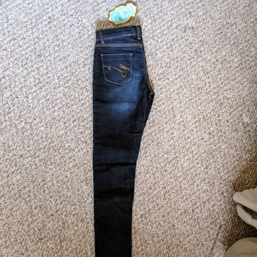 NWT Girl's skinny jeans, fits smaller
